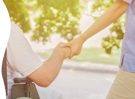 ご希望に合った老人ホームのご提案から見学までをスタッフがサポートします。まずはお気軽にご相談ください。